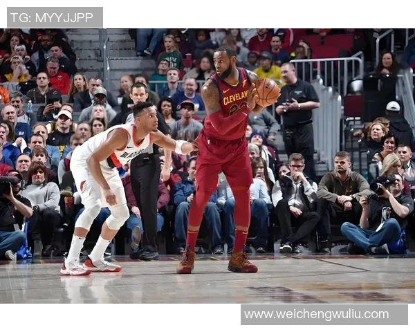 NBA开拓者对决强敌全力以赴争夺季后赛席位的精彩对抗赛